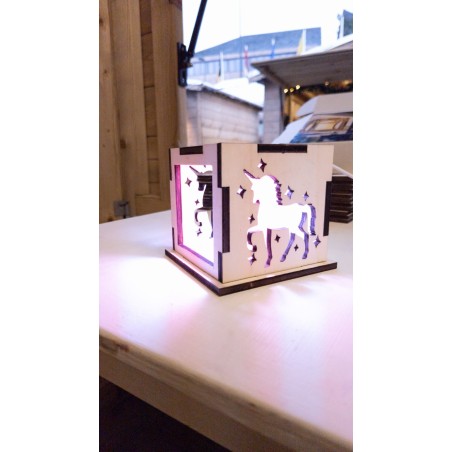 Kit  Licorne - lampe cube en bois à monter - dessin Licorne